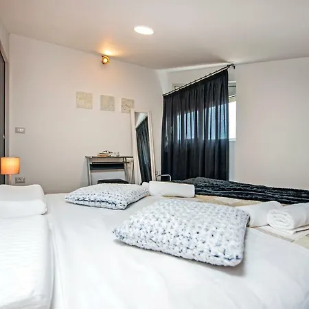 Lakovich Sea View Appartement